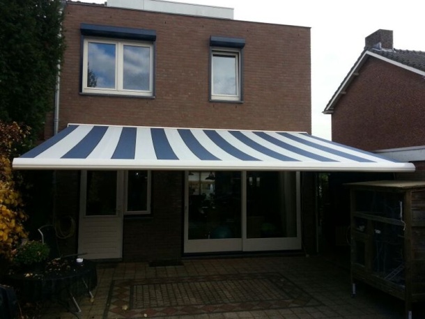 elektrisch zonnescherm gemonteerd in zoetermeer 1