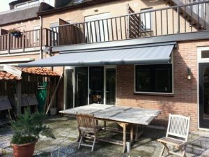 verano knikarmscherm laten plaatsen in zoetermeer 1