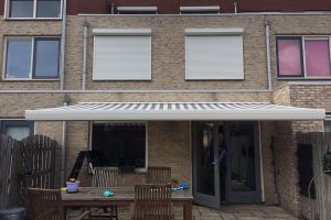 verano salou knikarmscherm en 4 rolluiken woning zoetermeer 1